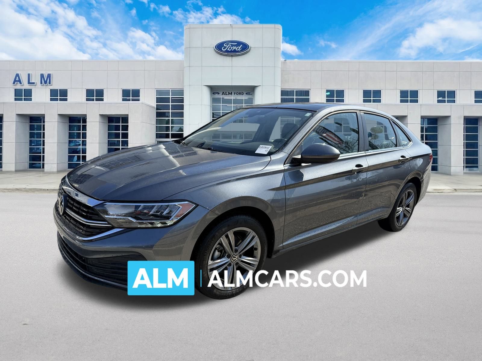 Used 2024 Volkswagen Jetta SE w/ Panoramic Sunroof Package image 1