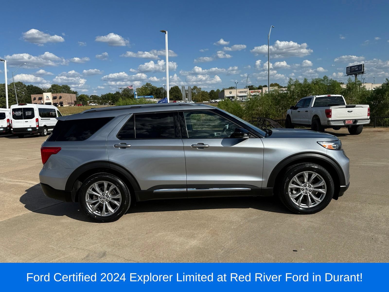 Certified 2024 Ford Explorer Limited RWD image 4