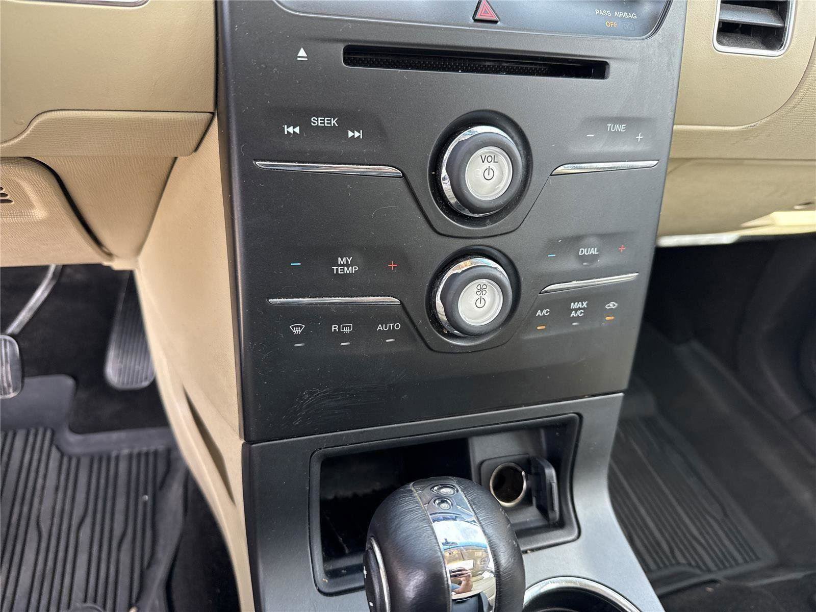 Certified 2019 Ford Flex SEL w/ Equipment Group 202A image 9