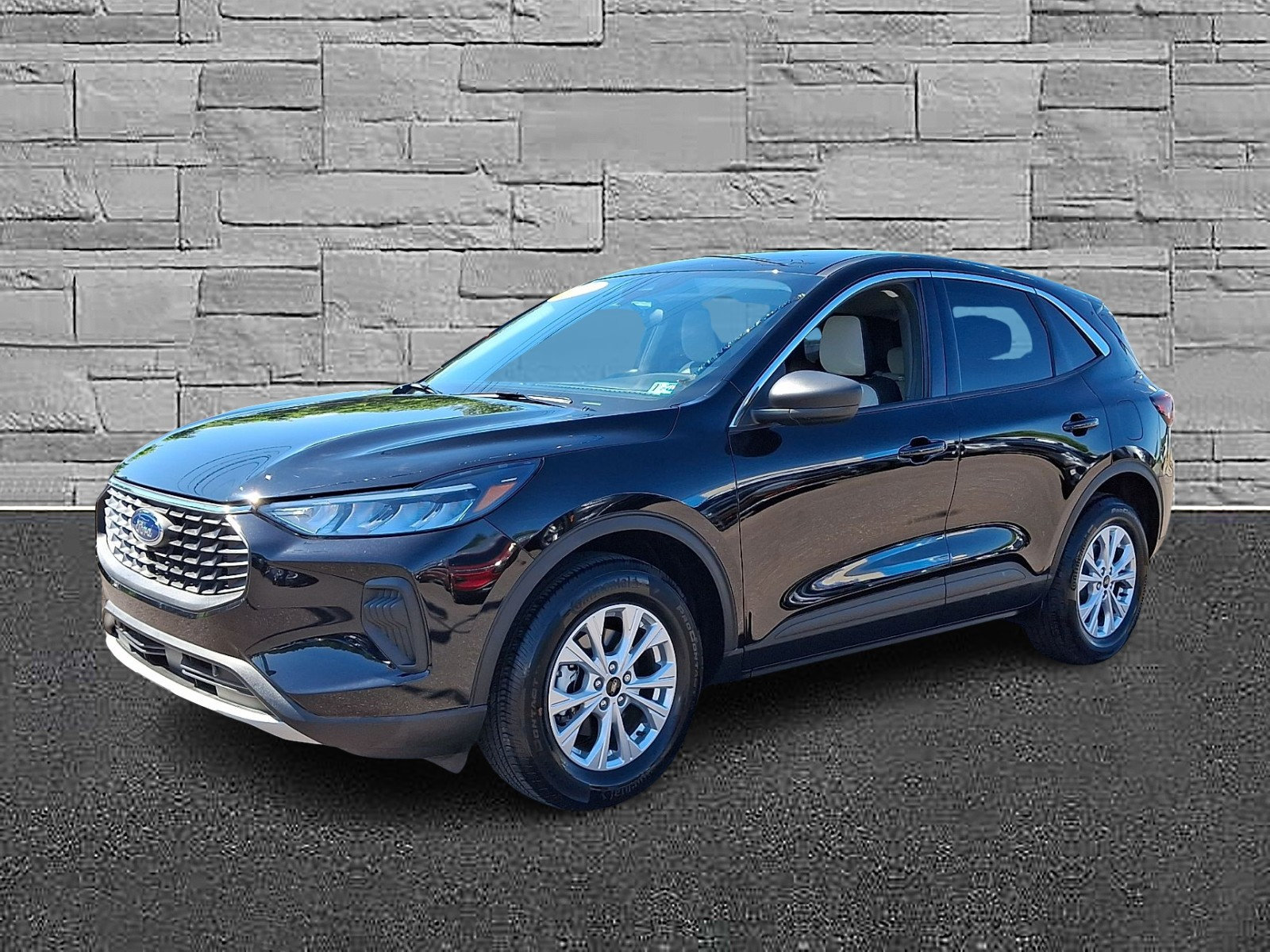 Certified 2024 Ford Escape Active AWD/4WD image 5