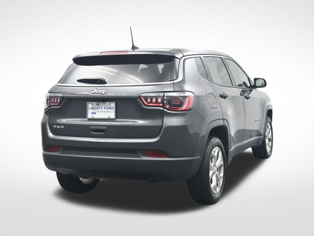 Used 2024 Jeep Compass Sport AWD/4WD image 7