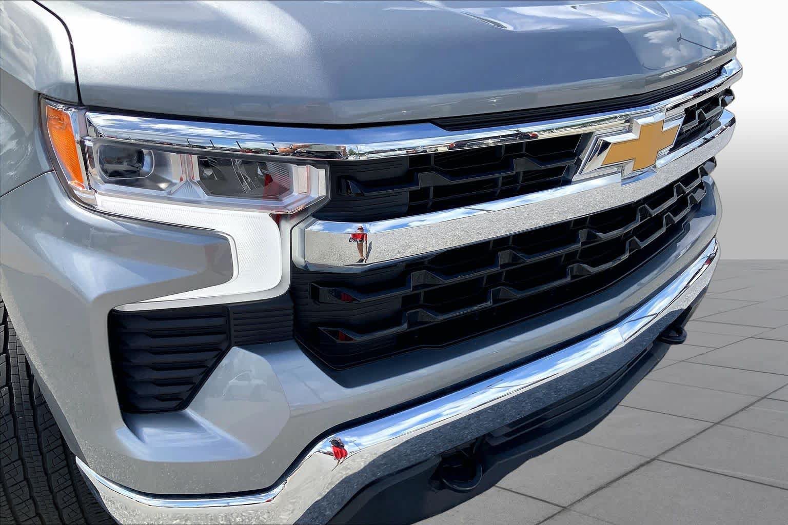 Used 2023 Chevrolet Silverado 1500 LT AWD/4WD image 28
