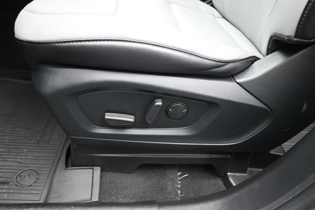 Certified 2021 Ford Explorer XLT w/ Equipment Group 202A RWD image 10