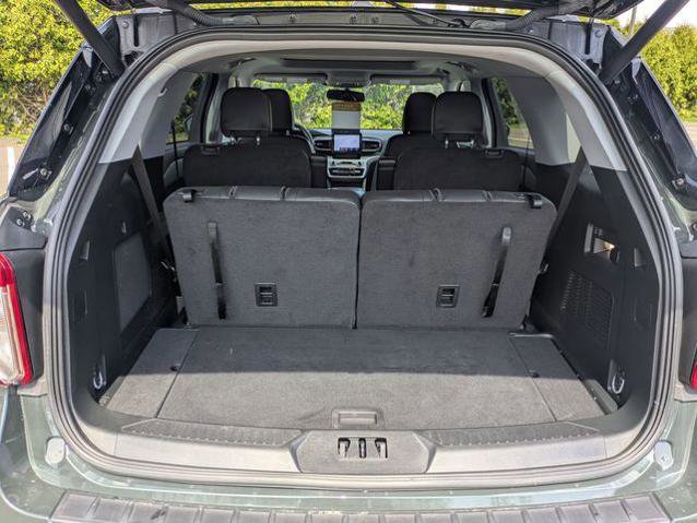 Certified 2023 Ford Explorer XLT w/ Equipment Group 202A image 34