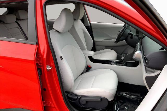Used 2025 Hyundai Kona SEL AWD/4WD image 9