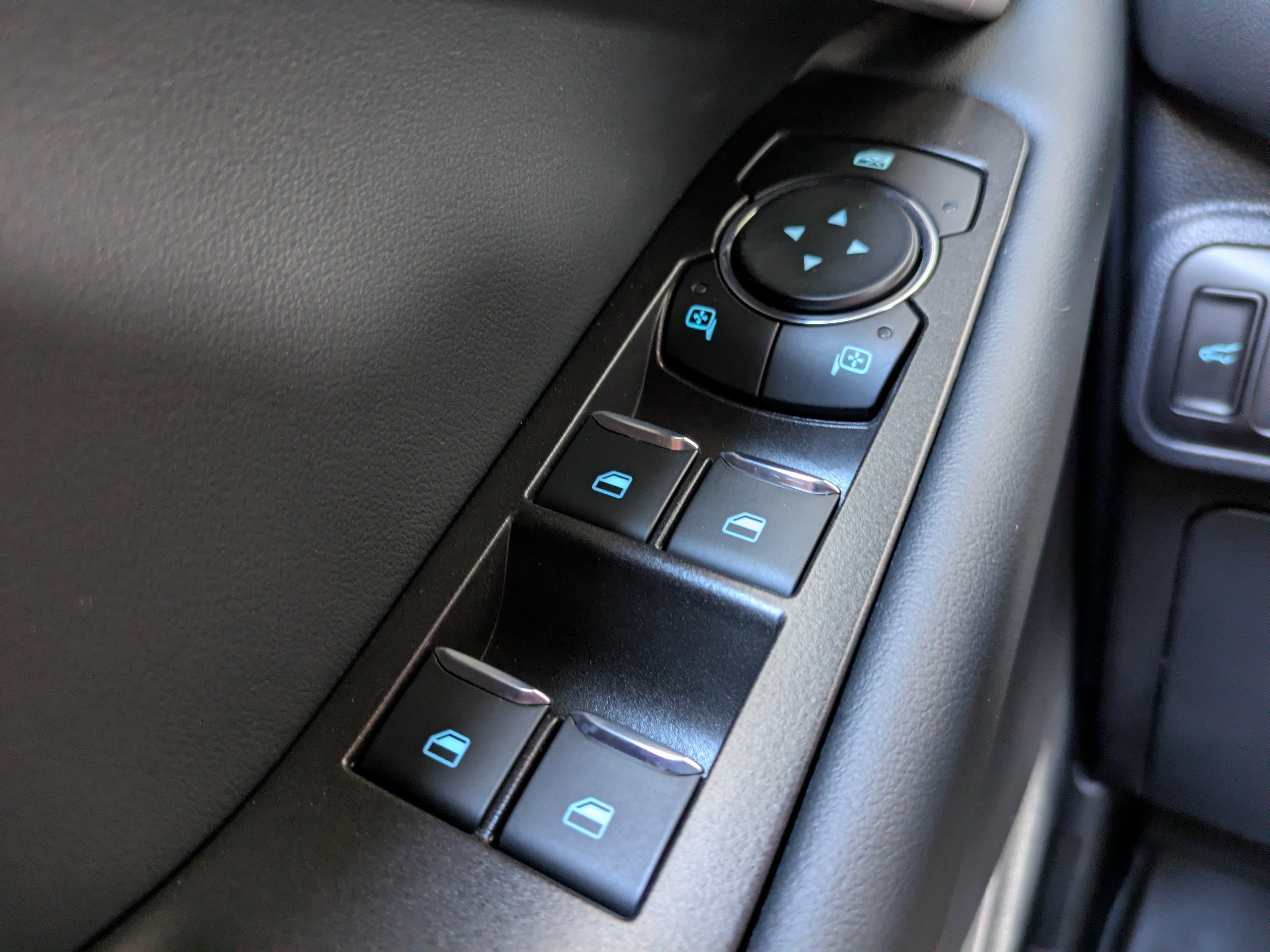 Certified 2025 Ford Explorer ST-Line AWD/4WD image 23