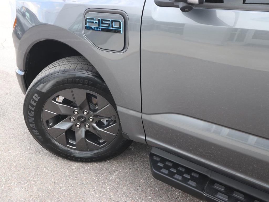 Certified 2024 Ford F150 Lightning Flash AWD/4WD image 3
