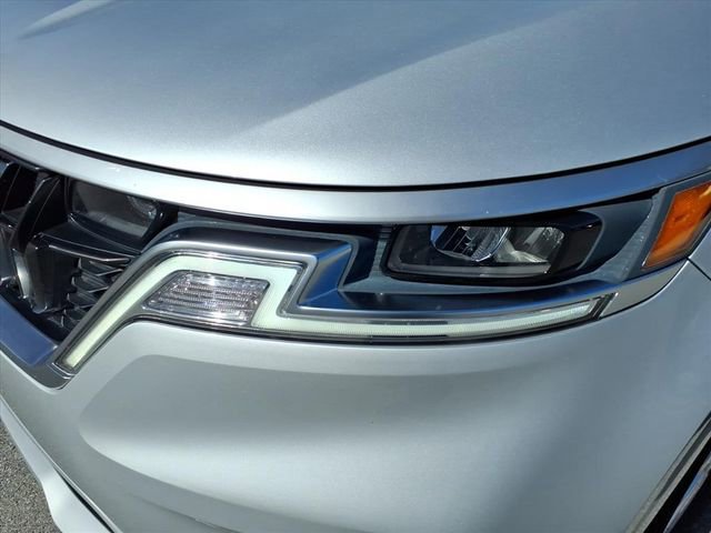 Used 2022 Kia Carnival LX image 16