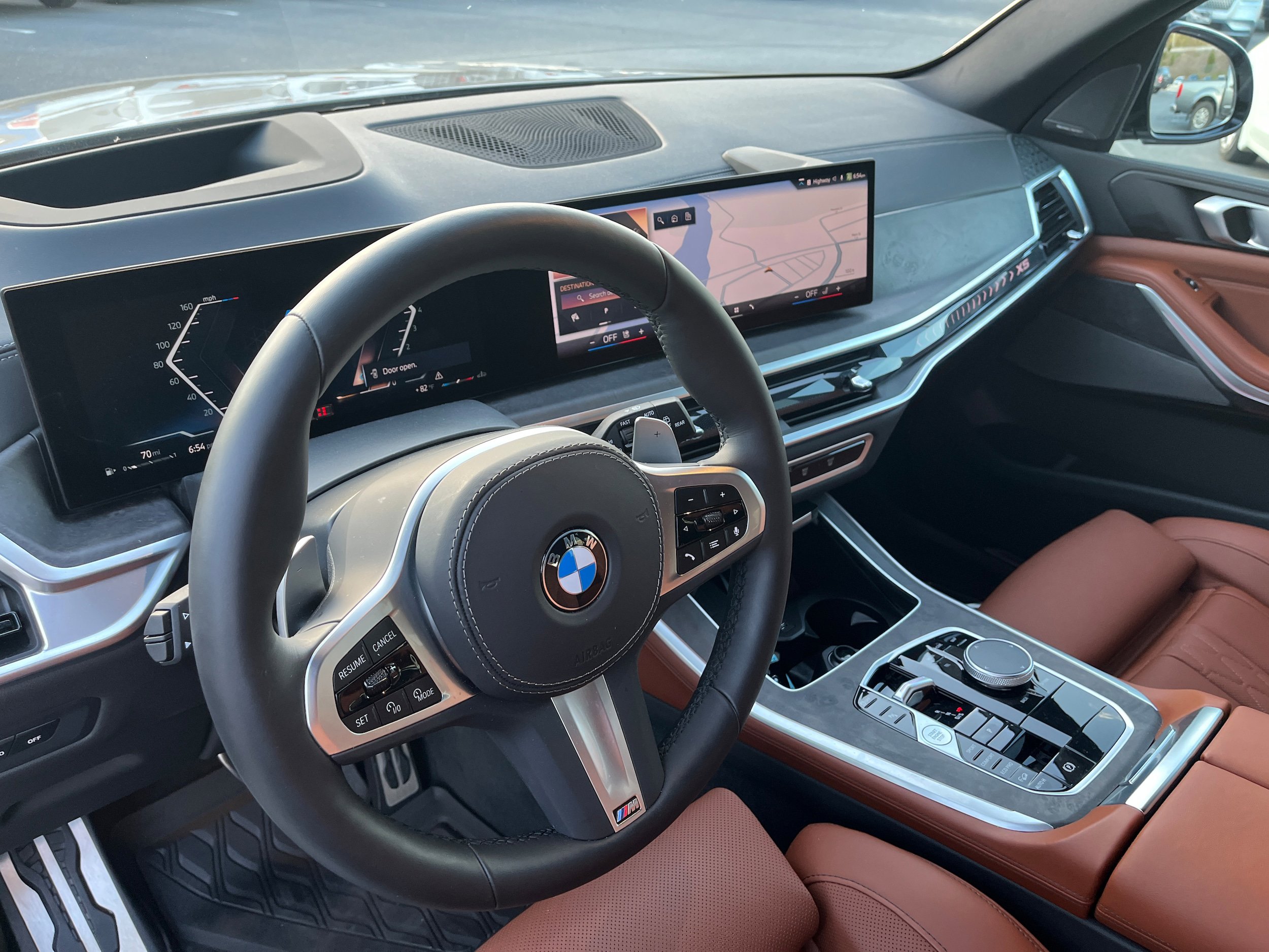 Used 2024 BMW X5 xDrive40i w/ M Sport Package AWD/4WD image 8