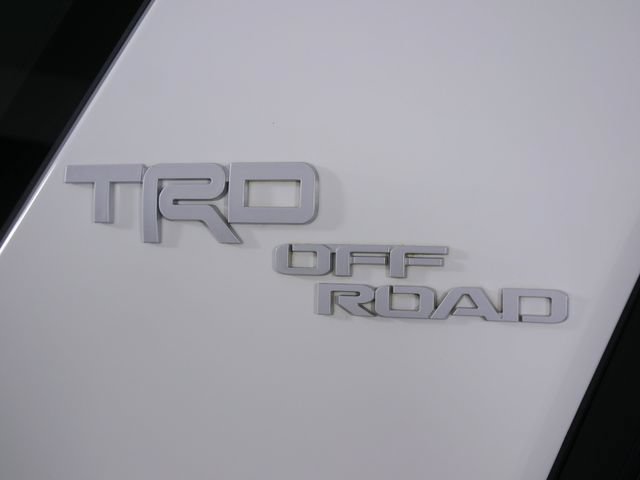 Used 2018 Toyota 4Runner TRD Off-Road Premium AWD/4WD image 11