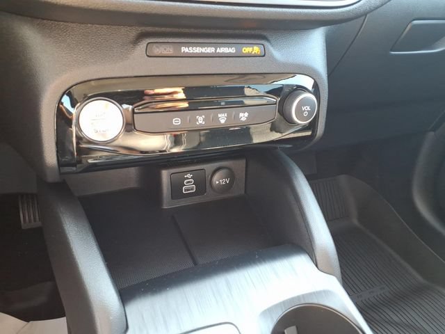 Certified 2025 Ford Escape SE FWD image 19
