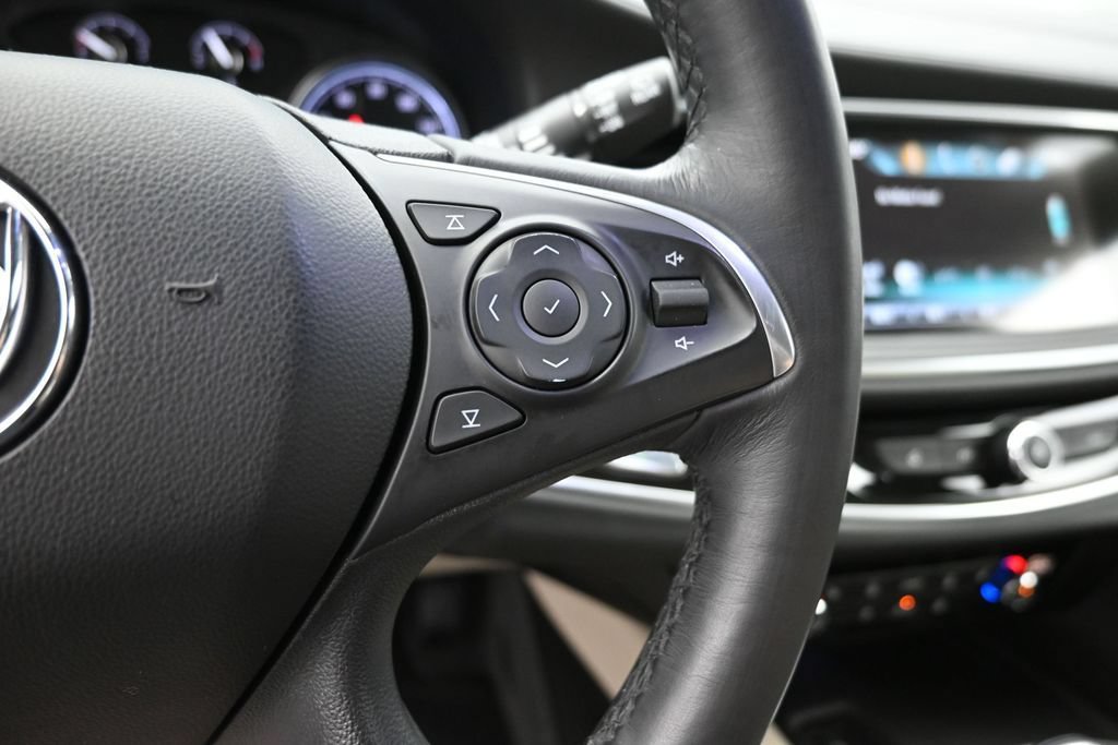 Used 2019 Buick Enclave Essence FWD image 29