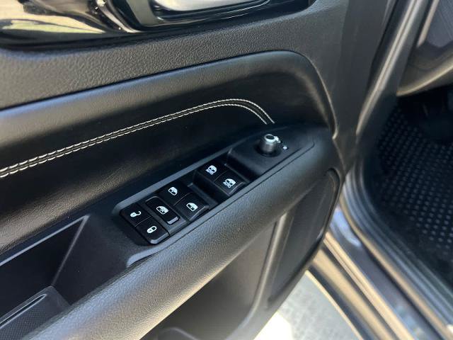 Used 2024 Jeep Compass Latitude w/ Convenience Group AWD/4WD image 16