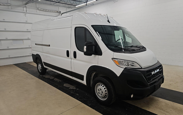 Used 2024 RAM ProMaster 2500 w/ Convenience Group FWD image 2