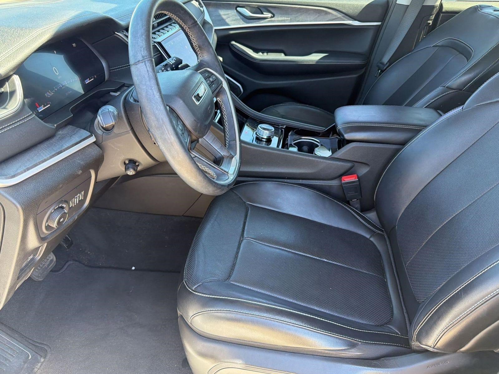 Used 2022 Jeep Grand Cherokee L Limited w/ Luxury Tech Group II RWD image 5