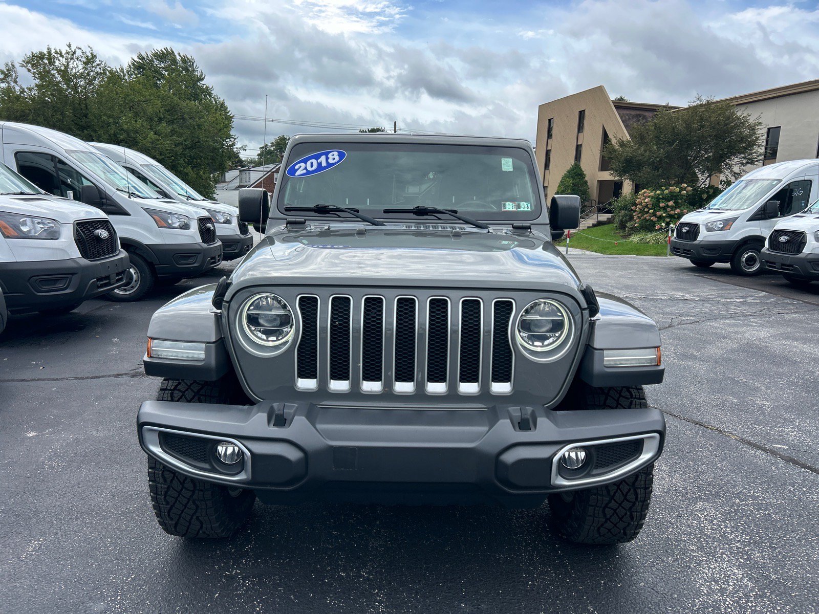 Used 2018 Jeep Wrangler Unlimited Sahara AWD/4WD image 2