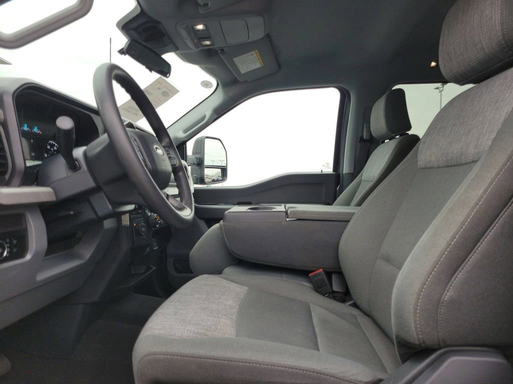 Certified 2025 Ford F250 XLT image 16