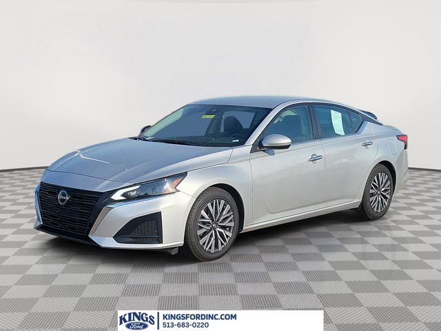 Used 2024 Nissan Altima 2.5 SV