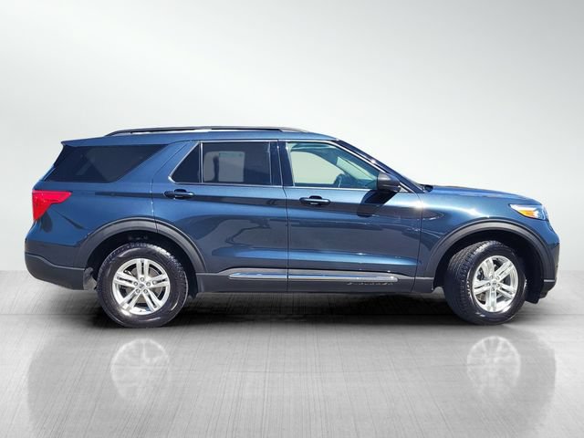 Certified 2023 Ford Explorer XLT w/ Equipment Group 202A AWD/4WD image 3
