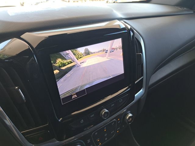 Used 2022 Chevrolet Traverse LT FWD image 11
