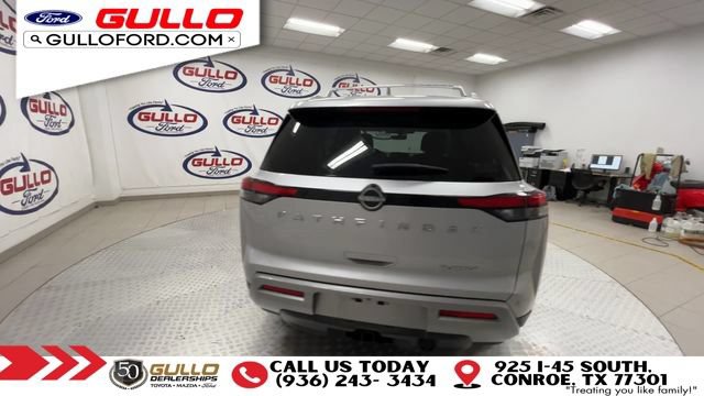 Used 2024 Nissan Pathfinder Platinum FWD image 7