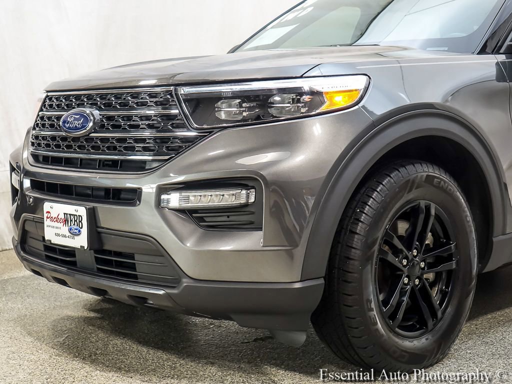 Certified 2020 Ford Explorer XLT w/ Equipment Group 202A AWD/4WD image 3