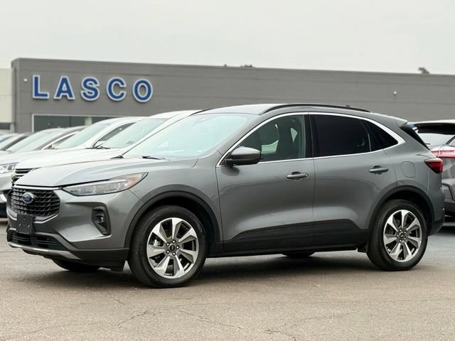 Certified 2025 Ford Escape Platinum AWD/4WD image 1