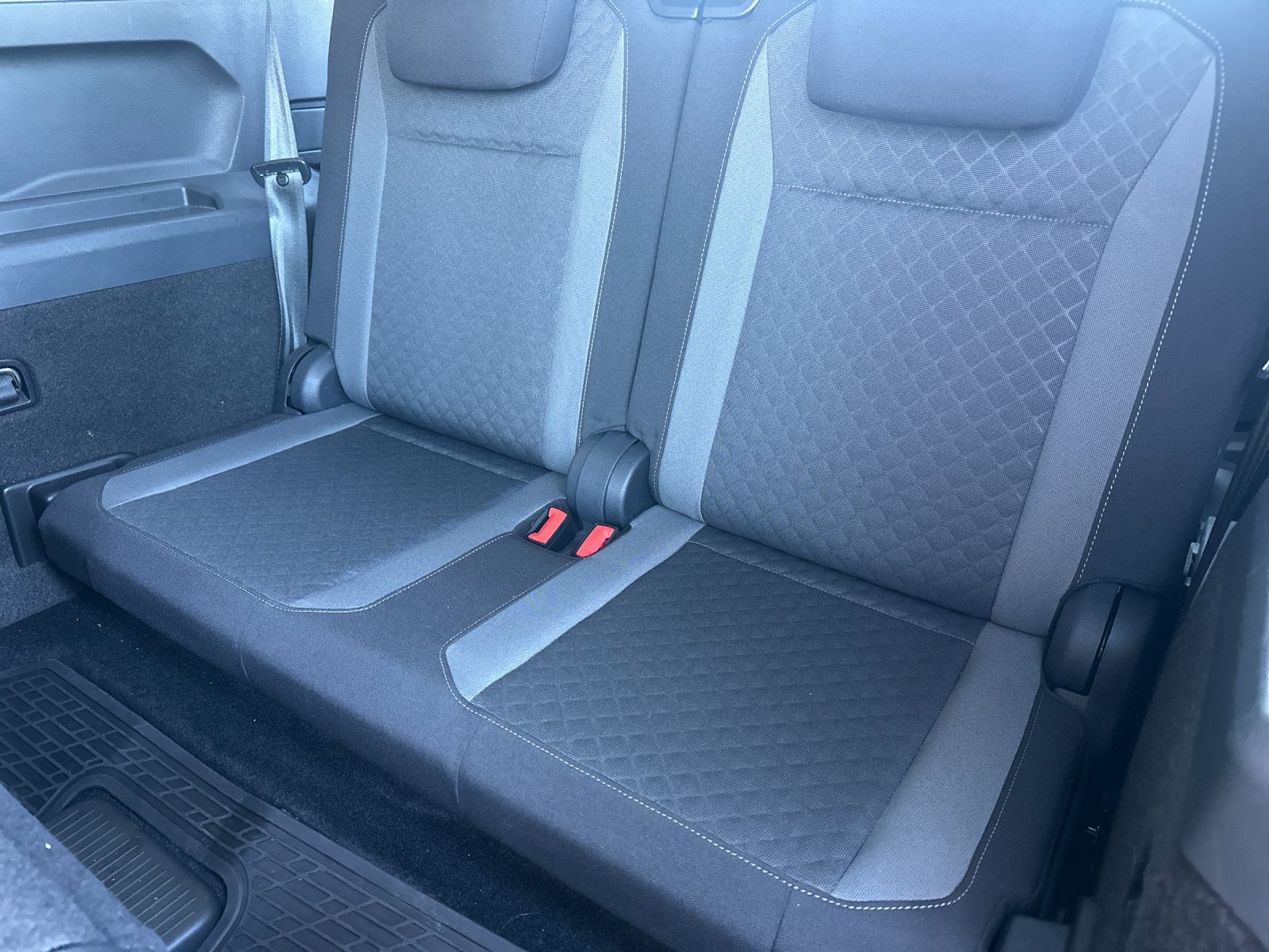 Used 2018 Volkswagen Tiguan S FWD image 17