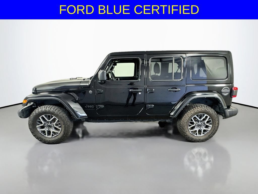 Used 2025 Jeep Wrangler Unlimited Sahara AWD/4WD image 11