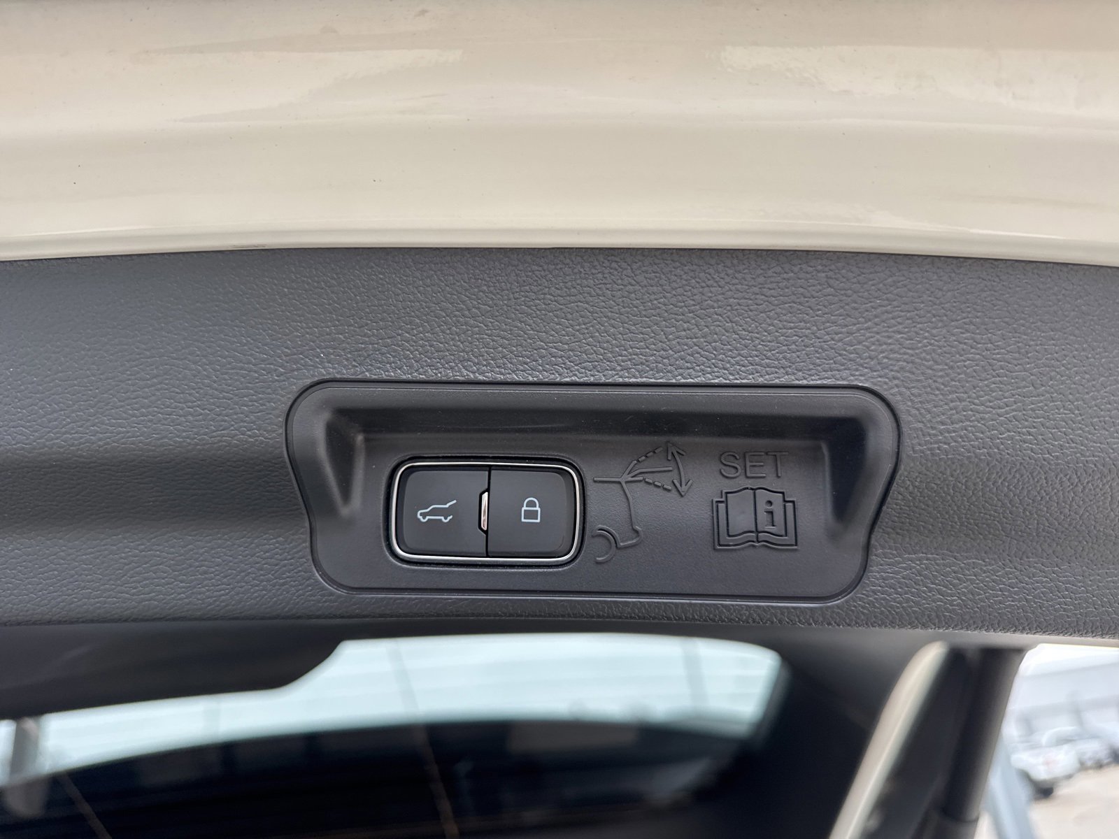 Certified 2023 Ford Explorer Limited w/ Limited Technology Package image 42