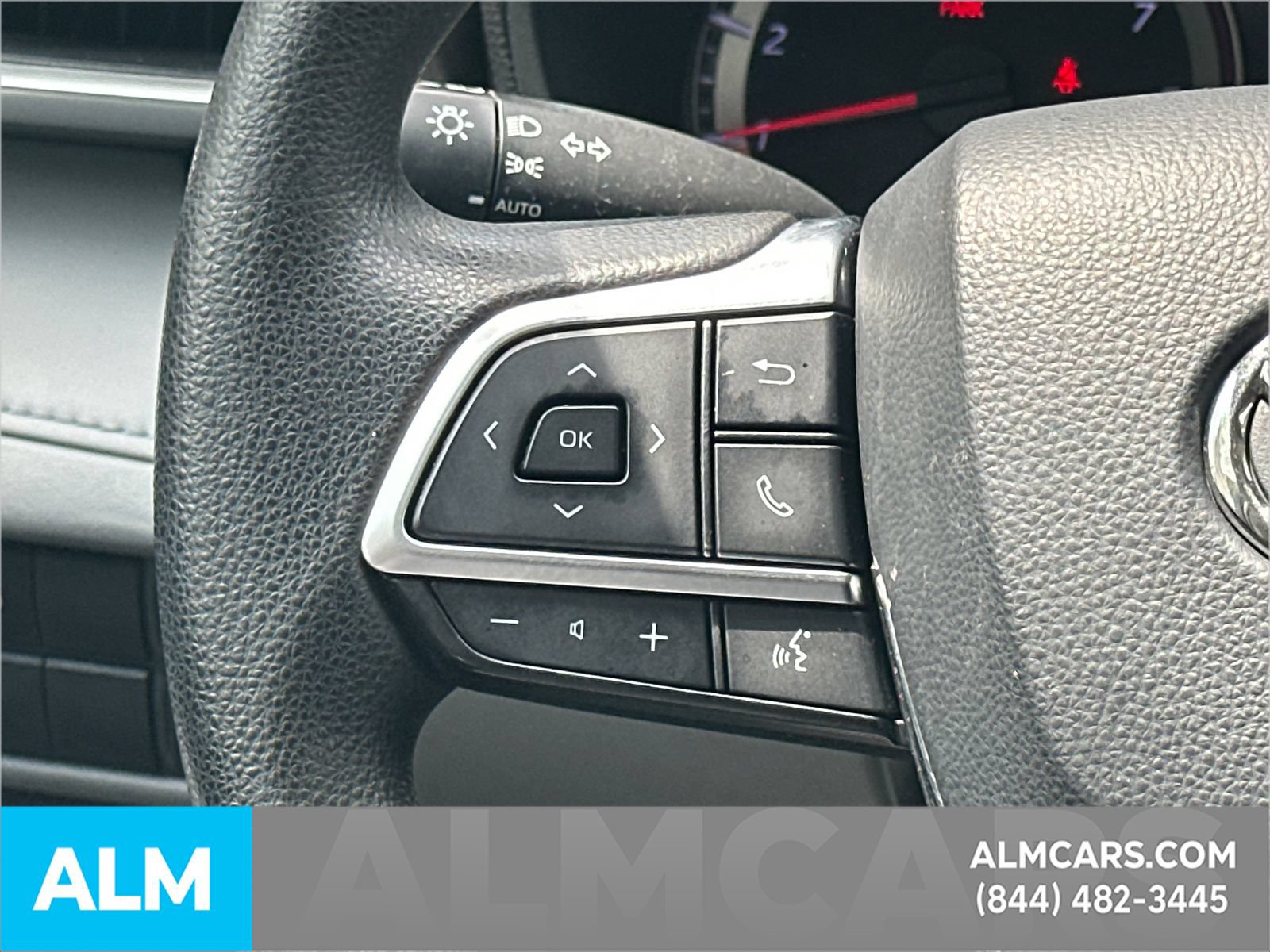 Used 2021 Toyota Highlander L AWD/4WD image 28
