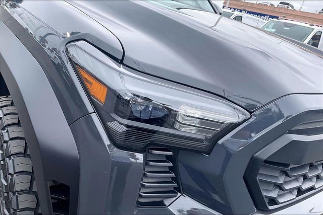 Used 2025 Toyota Tacoma TRD Off-Road AWD/4WD image 28