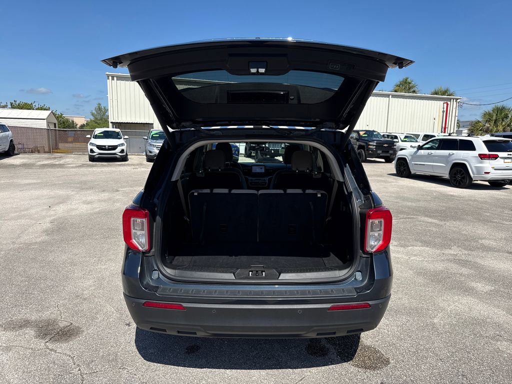 Certified 2023 Ford Explorer XLT RWD image 28