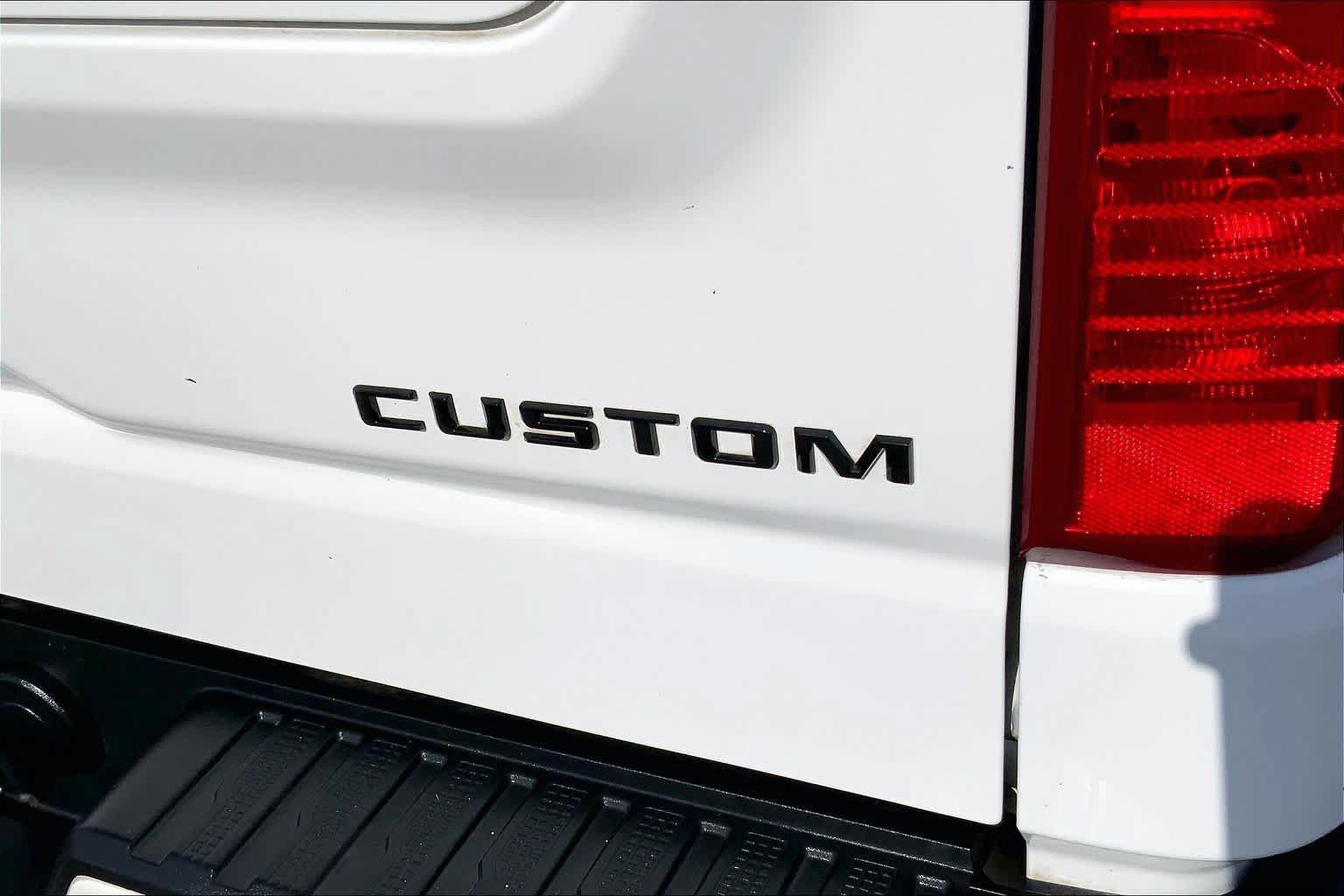 Used 2022 Chevrolet Silverado 1500 Custom w/ LPO, Dark Essentials Package RWD image 27
