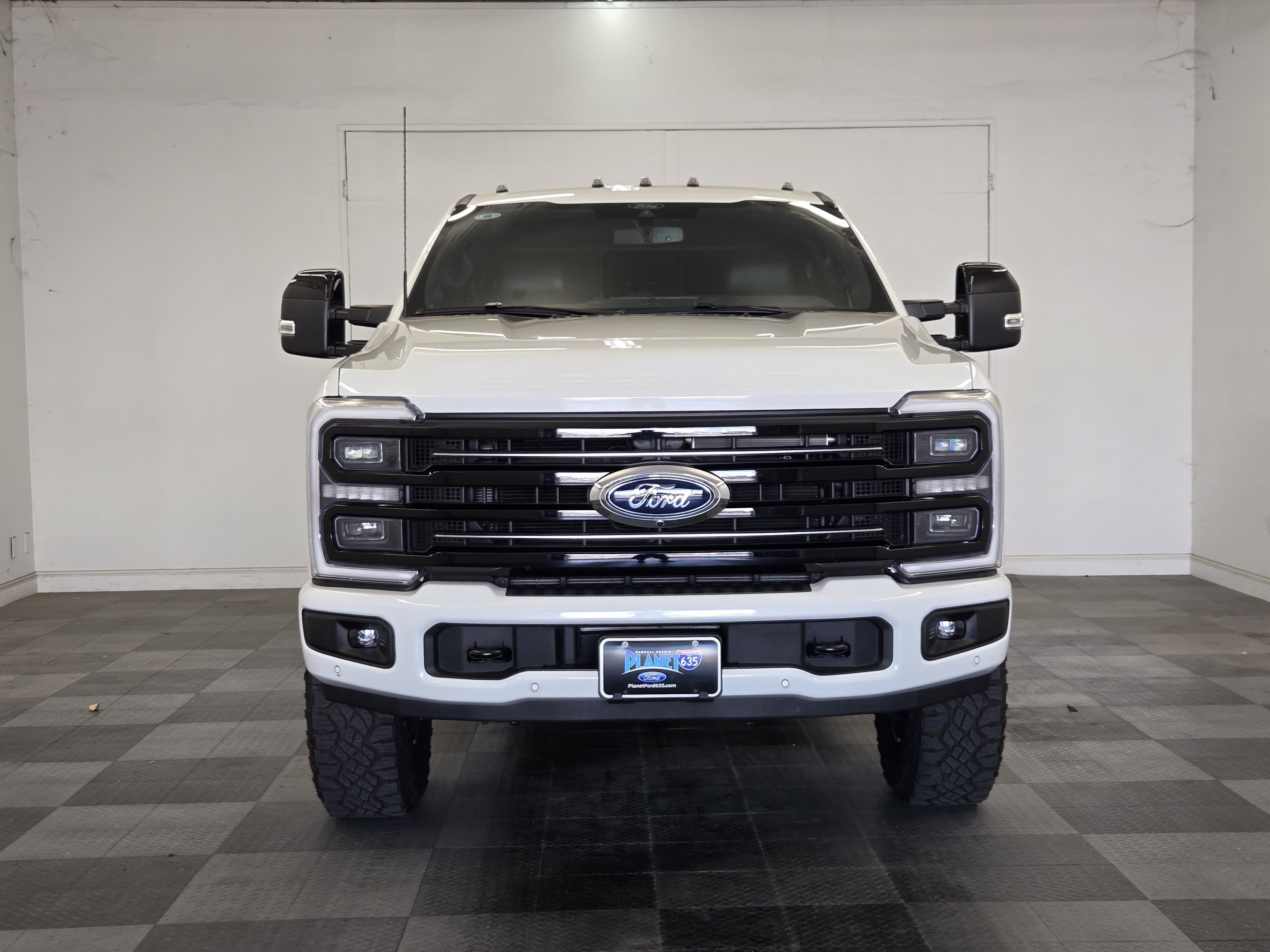 Certified 2025 Ford F250 Platinum w/ Tremor Off-Road Package AWD/4WD image 3