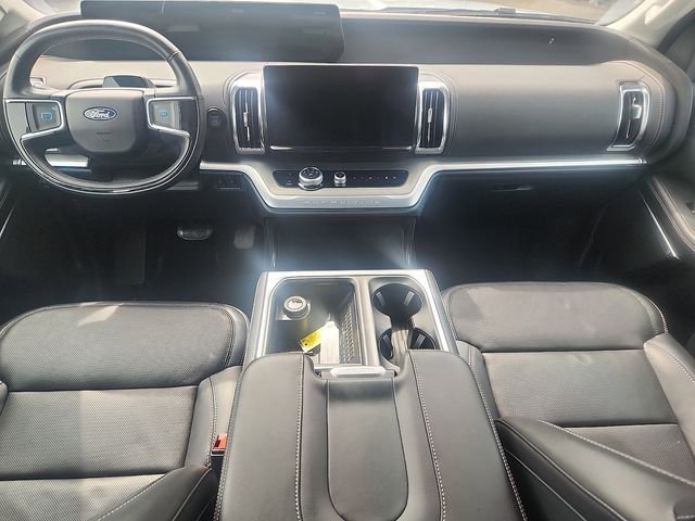 Certified 2025 Ford Expedition Platinum AWD/4WD image 8