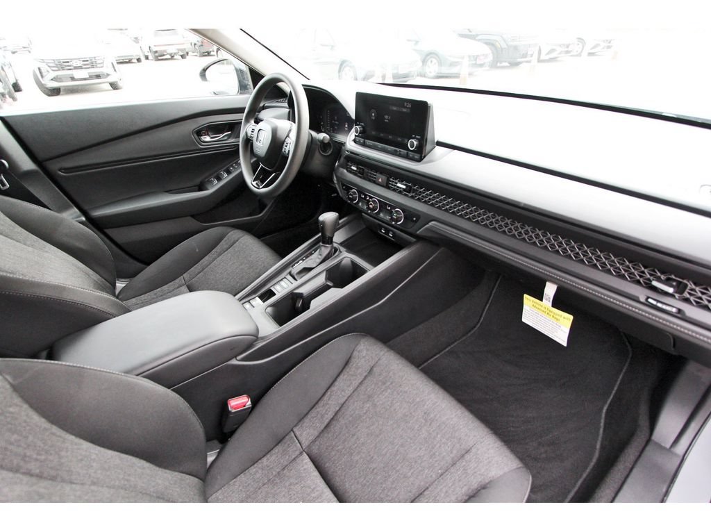 Used 2025 Honda Accord SE image 28