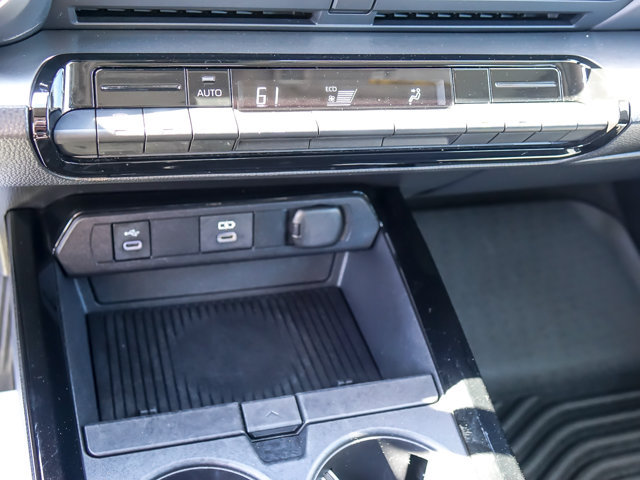 Used 2024 Toyota Prius LE FWD image 18