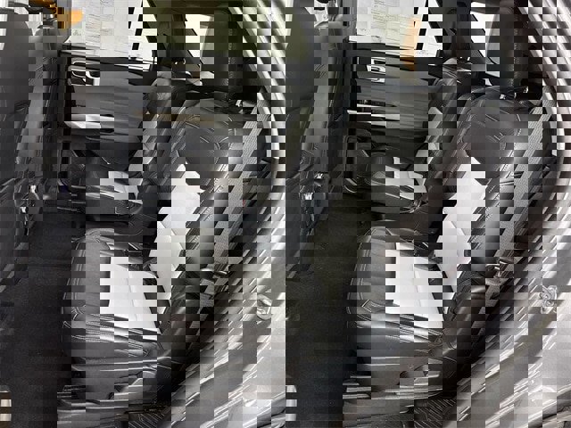 Certified 2022 Ford Explorer XLT w/ Equipment Group 202A image 14