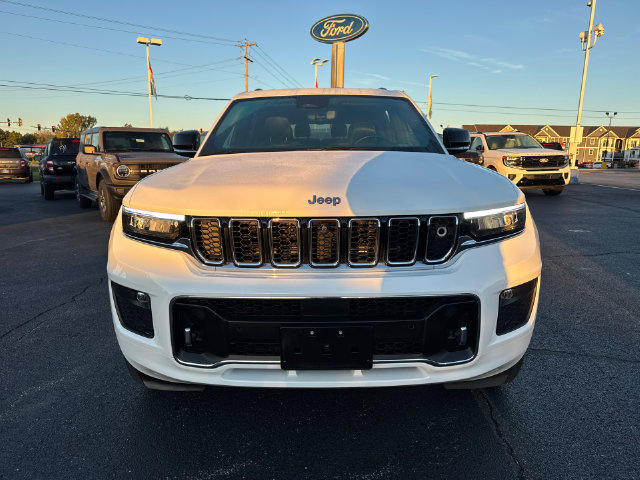 Used 2023 Jeep Grand Cherokee L Overland w/ Advanced Protech Group III AWD/4WD image 2