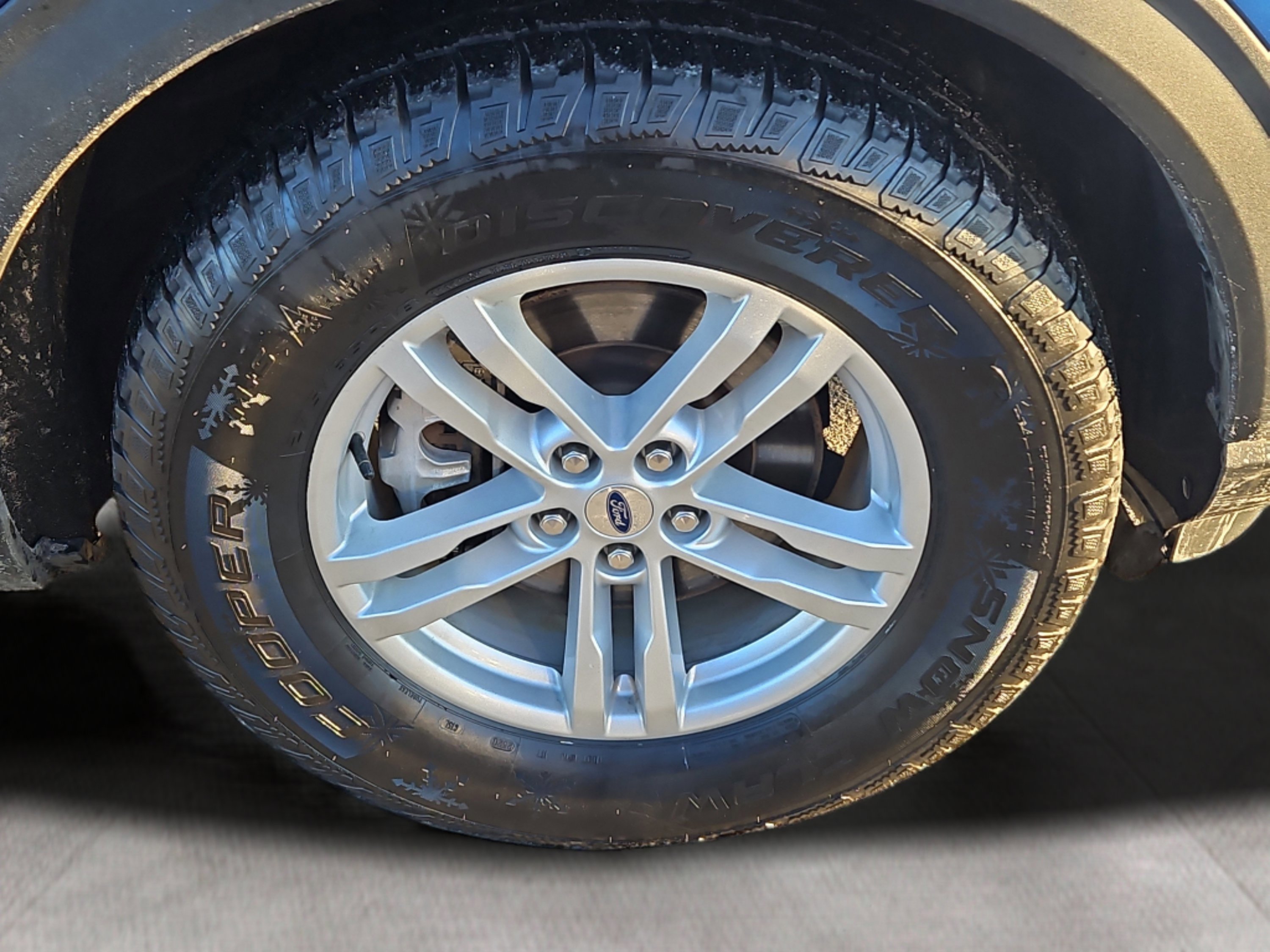 Certified 2022 Ford Explorer XLT w/ Equipment Group 202A image 33