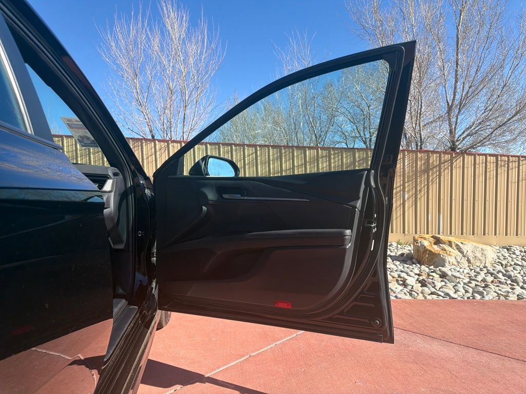 Used 2025 Toyota Camry SE FWD image 28