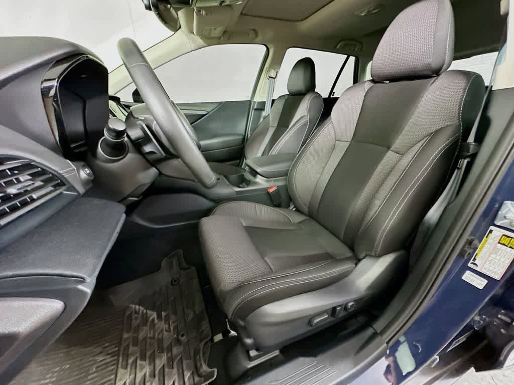 Used 2025 Subaru Outback Premium AWD/4WD image 12