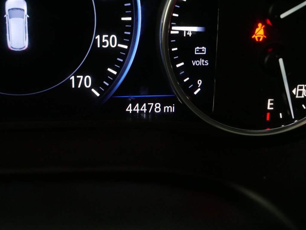 Used 2023 Buick Enclave Avenir image 35