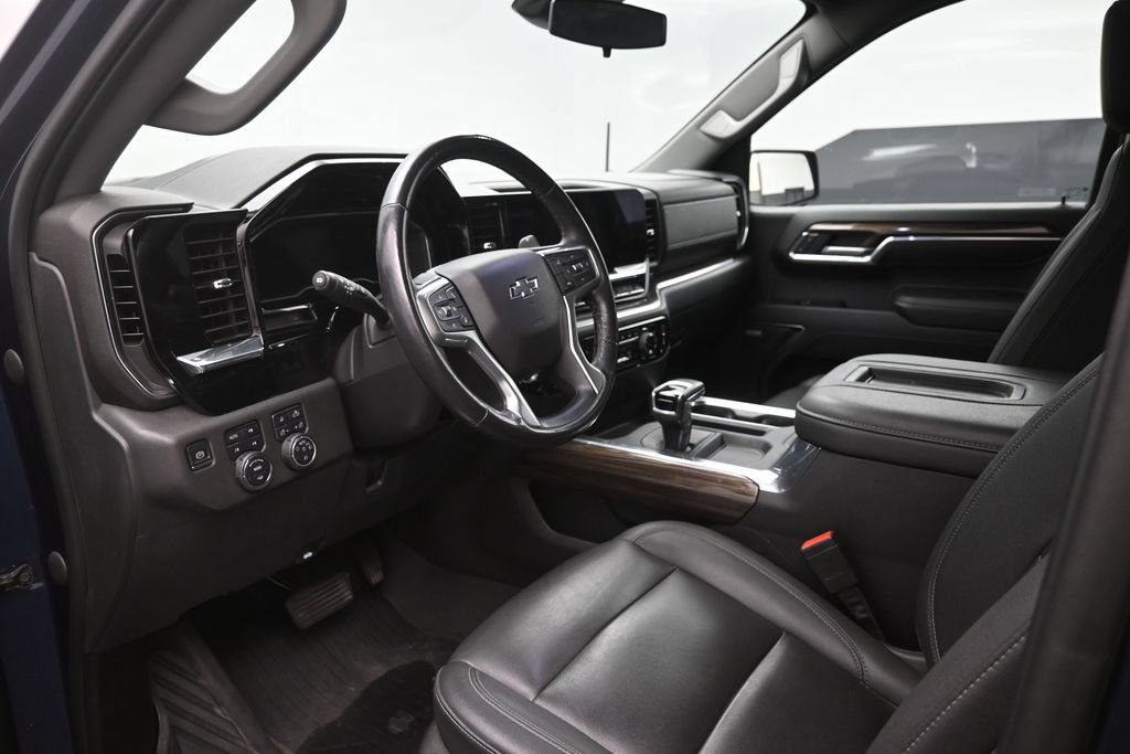 Used 2022 Chevrolet Silverado 1500 LT Trail Boss w/ LT Trail Boss Premium Package AWD/4WD image 19