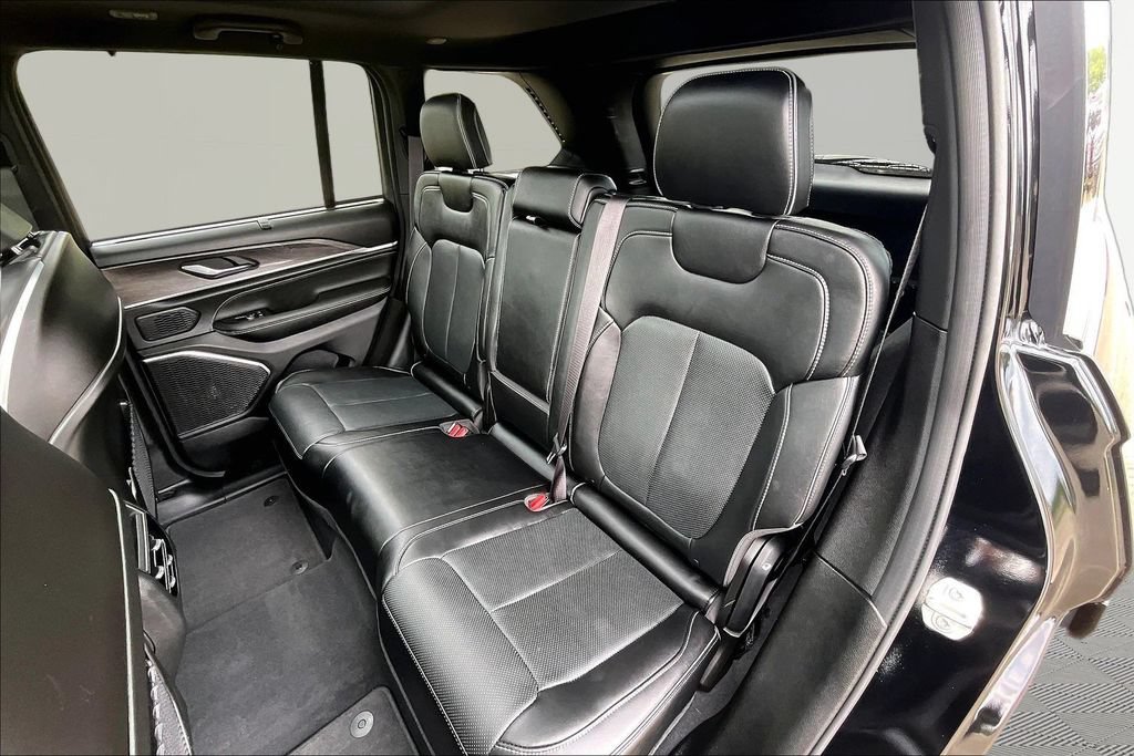 Used 2024 Jeep Grand Cherokee Overland w/ Adv Protech Group III AWD/4WD image 26