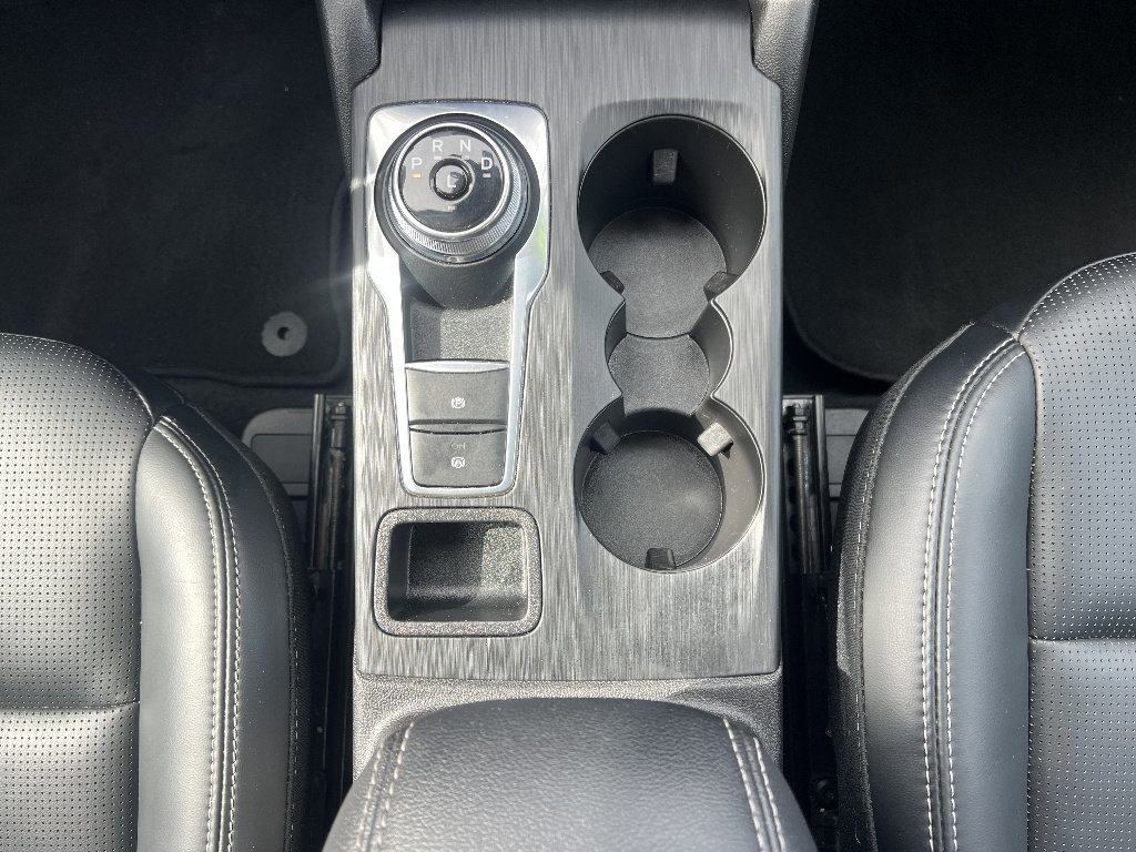 Certified 2025 Ford Escape Platinum AWD/4WD image 27