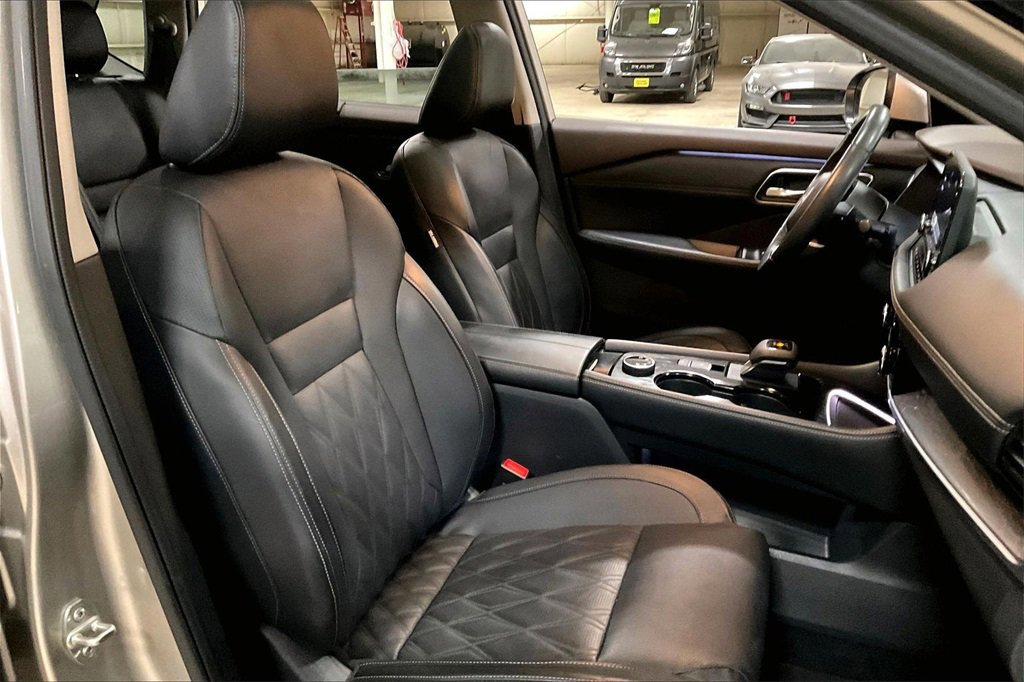 Used 2023 Nissan Rogue Platinum w/ Platinum Premium Package image 9