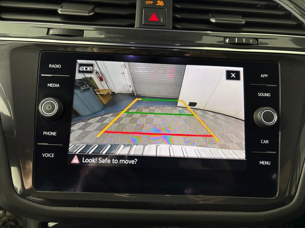 Used 2022 Volkswagen Tiguan SE w/ Panoramic Sunroof Package image 20