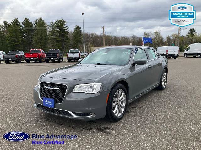 Used 2017 Chrysler 300 Limited AWD/4WD image 24